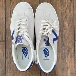 Vans skate sport men’s white/blue sneakers size 7 men, size 8.5 women.